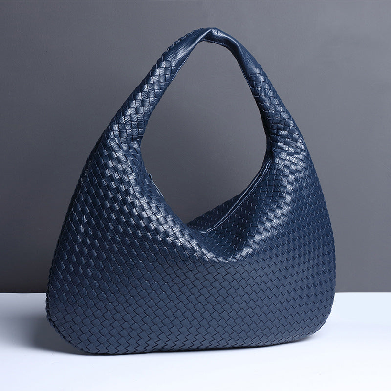 Crescent shaped women's bag hand woven hand-held dumpling bag fashionable single shoulder armpit bag